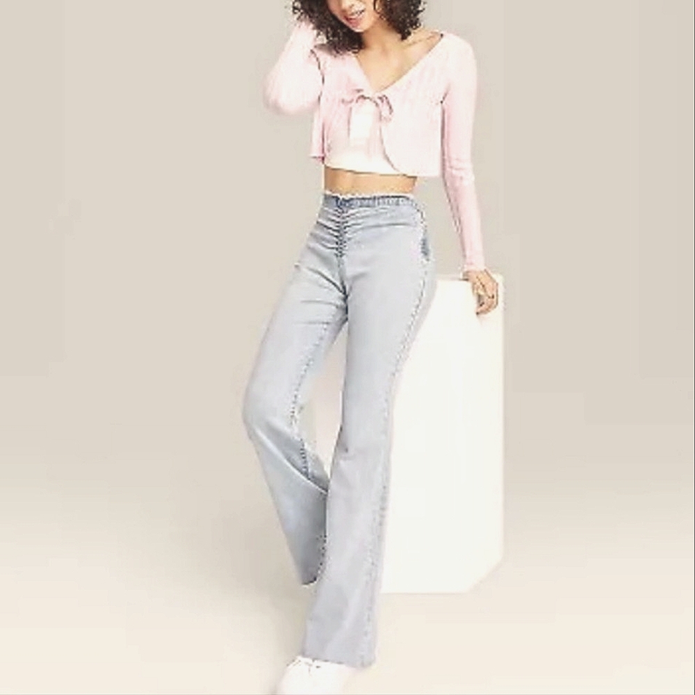 High-Waist Light Wash Wide Leg Jeans - Light Blue
